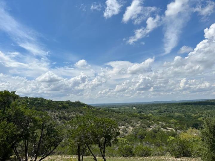 Entire 2Br 2Ba Hilltop View Home Sleeps 7 Pets 4 Acres Jacuzzi Central Ac Kingbeds Free Wifi-Parking Kitchen Washerdryer Starry Terrace Two Sunset Dining Patios Grill Stovetop Oven Fridge Onsitewoodedhiking Wildlife Coveredpatio4Pets & Birds Singing! Marble Falls Exteriör bild