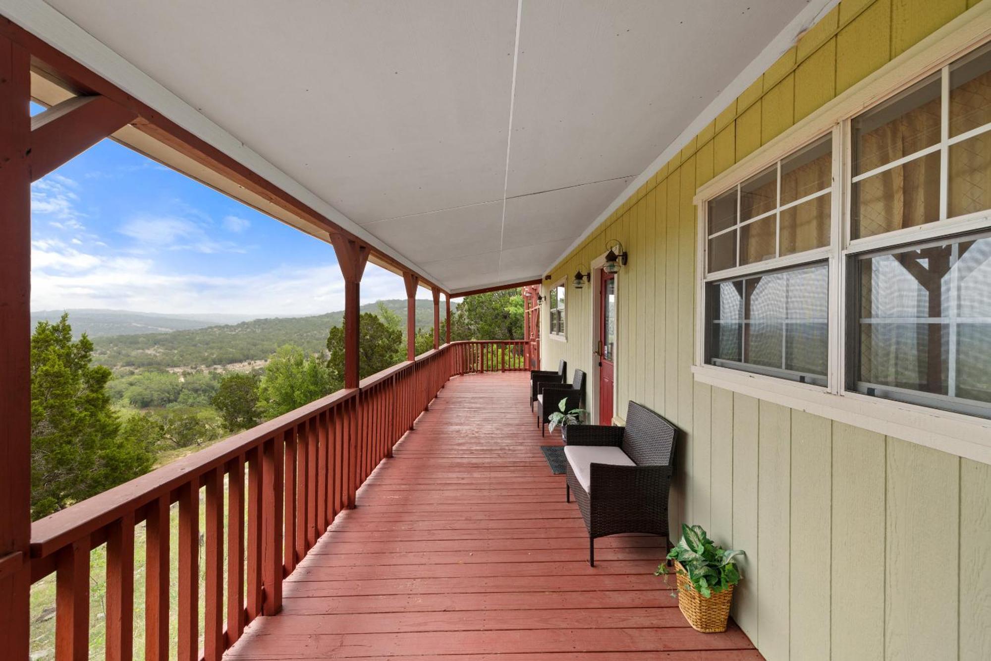 Entire 2Br 2Ba Hilltop View Home Sleeps 7 Pets 4 Acres Jacuzzi Central Ac Kingbeds Free Wifi-Parking Kitchen Washerdryer Starry Terrace Two Sunset Dining Patios Grill Stovetop Oven Fridge Onsitewoodedhiking Wildlife Coveredpatio4Pets & Birds Singing! Marble Falls Exteriör bild