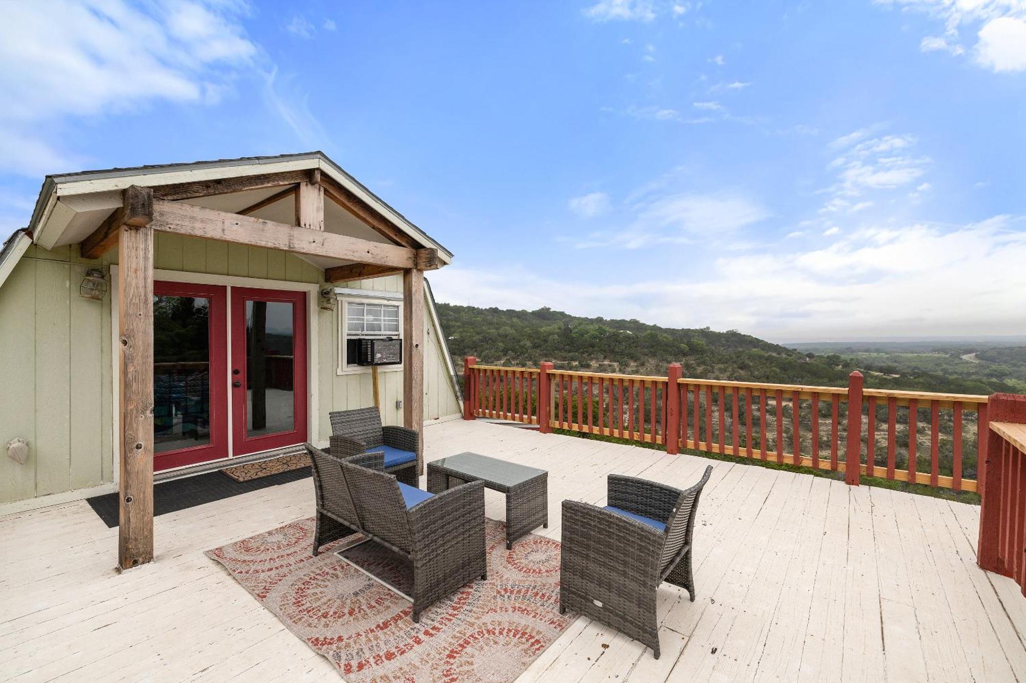 Entire 2Br 2Ba Hilltop View Home Sleeps 7 Pets 4 Acres Jacuzzi Central Ac Kingbeds Free Wifi-Parking Kitchen Washerdryer Starry Terrace Two Sunset Dining Patios Grill Stovetop Oven Fridge Onsitewoodedhiking Wildlife Coveredpatio4Pets & Birds Singing! Marble Falls Exteriör bild