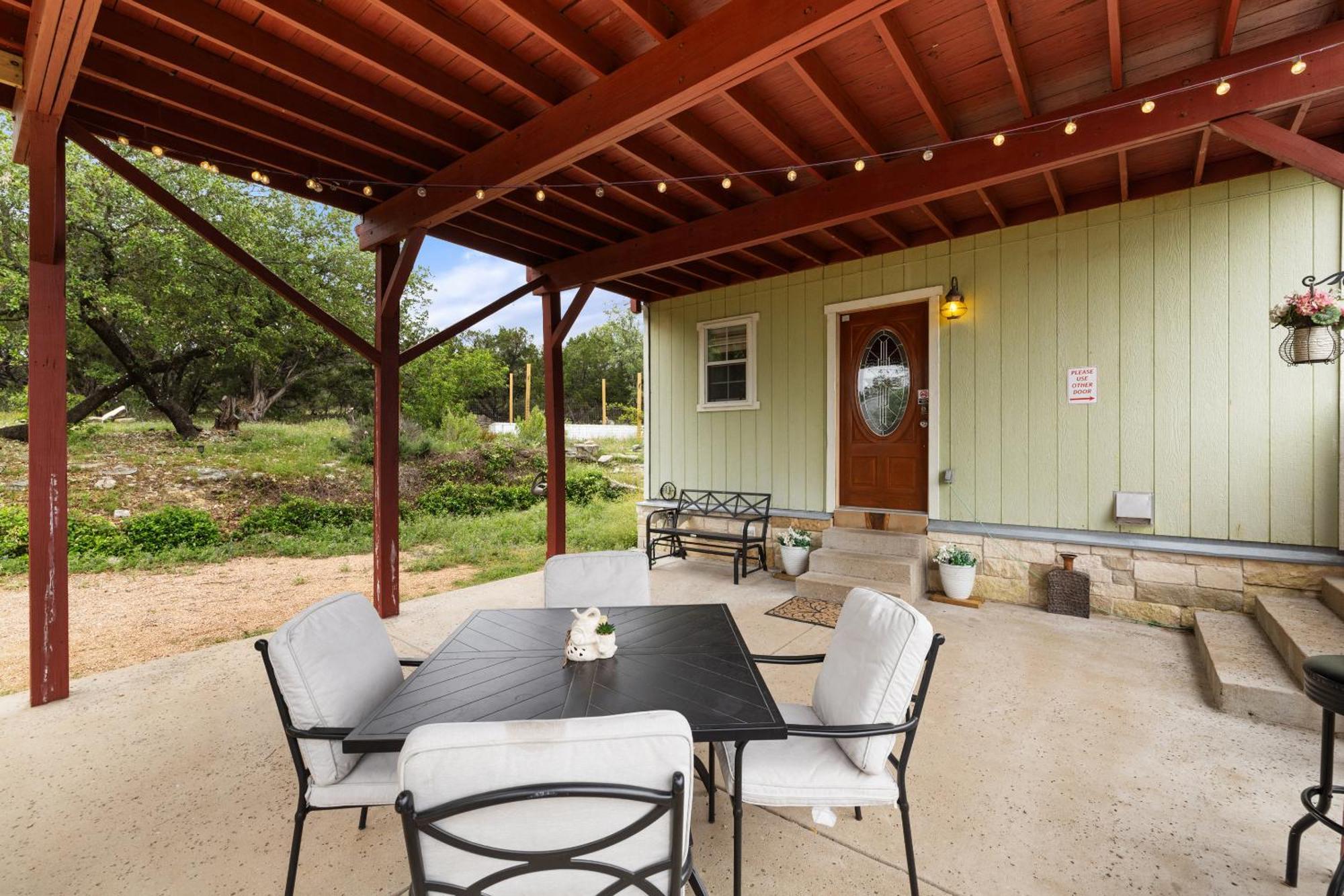 Entire 2Br 2Ba Hilltop View Home Sleeps 7 Pets 4 Acres Jacuzzi Central Ac Kingbeds Free Wifi-Parking Kitchen Washerdryer Starry Terrace Two Sunset Dining Patios Grill Stovetop Oven Fridge Onsitewoodedhiking Wildlife Coveredpatio4Pets & Birds Singing! Marble Falls Exteriör bild