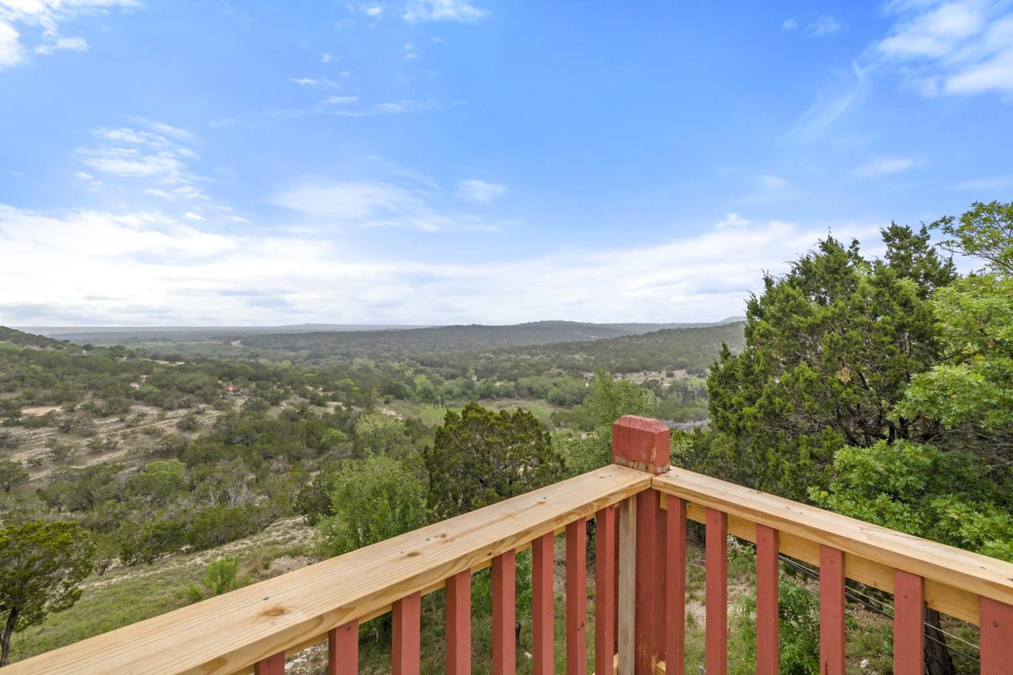 Entire 2Br 2Ba Hilltop View Home Sleeps 7 Pets 4 Acres Jacuzzi Central Ac Kingbeds Free Wifi-Parking Kitchen Washerdryer Starry Terrace Two Sunset Dining Patios Grill Stovetop Oven Fridge Onsitewoodedhiking Wildlife Coveredpatio4Pets & Birds Singing! Marble Falls Exteriör bild