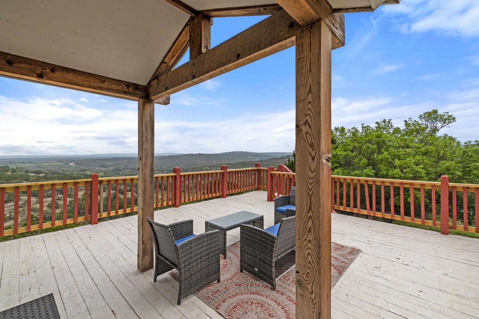 Entire 2Br 2Ba Hilltop View Home Sleeps 7 Pets 4 Acres Jacuzzi Central Ac Kingbeds Free Wifi-Parking Kitchen Washerdryer Starry Terrace Two Sunset Dining Patios Grill Stovetop Oven Fridge Onsitewoodedhiking Wildlife Coveredpatio4Pets & Birds Singing! Marble Falls Exteriör bild